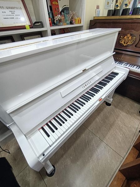 白色鋼琴 YAMAHA U1 二手鋼琴 63800元 台灣山葉 T...