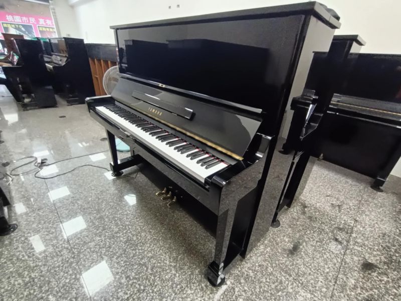  YAMAHA U3 二手鋼琴46800元 製造號碼:T12萬號 內外狀況還不錯 自己搬  